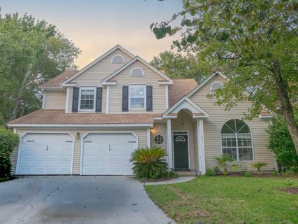 1901 Oak Tree Lane