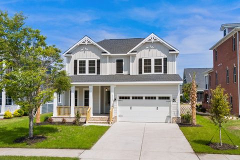 218 Creek Pointe Drive active home in Creek Pointe, Moncks Corner, SC