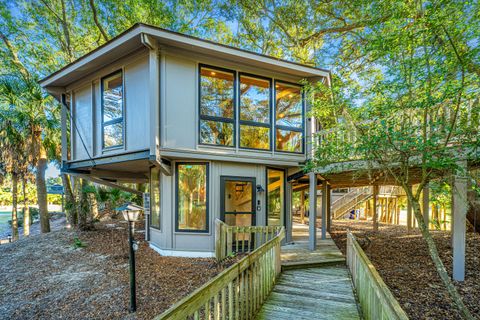 Homes in Dune Crest, Seabrook Island