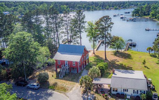Homes in White Oak I, Manning