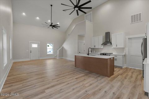 2021 Lafayette Street