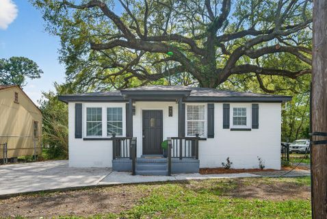 940 Sycamore Avenue active home in Maryville, Charleston, SC