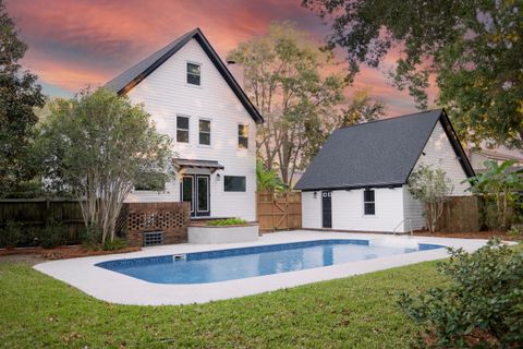 699 Castle Pinckney Drive