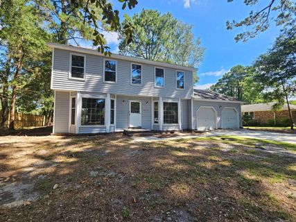 688 Pelzer Drive active home in Cooper Estates, Mount Pleasant, SC