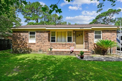 537 Hansford Drive active home in Boulder Bluff, Goose Creek, SC