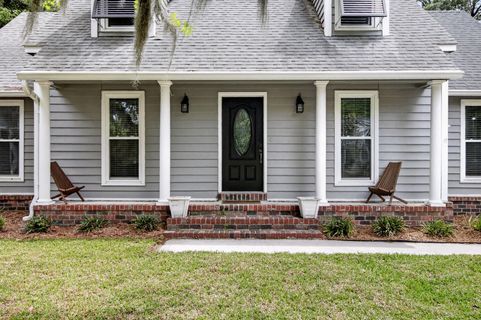 27 Westside Drive active home in Crosscreek, Charleston, SC