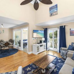 1638 Live Oak Park