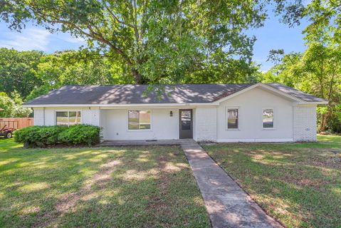 202 Sprucewood Drive