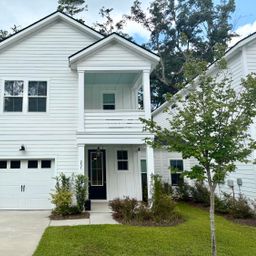 251 Claret Cup Way