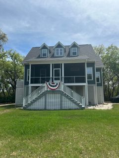 22 E Vista Boulevard
