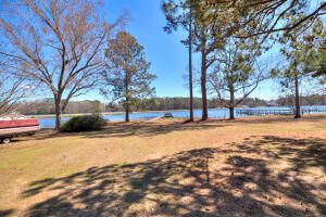 2222 Lakeshore Drive