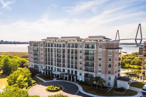 234 S Plaza Court Unit 211 active home in Renaissance On Chas Harbor, Mount Pleasant, SC