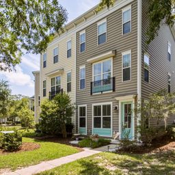 1581 Bluewater Way