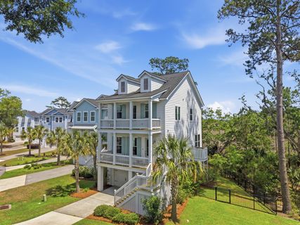 820 Forrest Drive active home in Governors Cay, Charleston, SC
