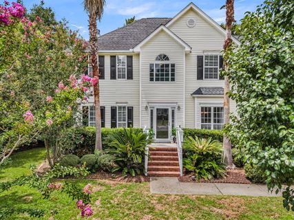 2905 Leatherleaf Court