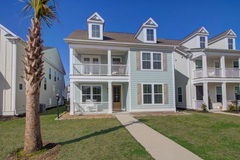 424 Bluegill Lane active home in Twin Lakes, Johns Island, SC