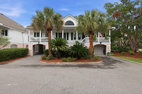 2 Links Clubhouse Court