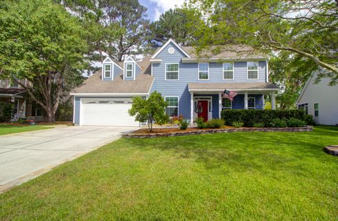 325 Jardinere Walk active home in Belle Hall, Mount Pleasant, SC