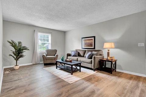 21 Rivers Point Row 4b