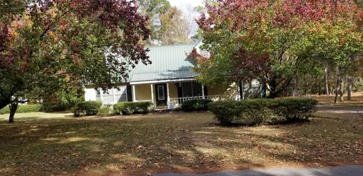 141 Wintergreen Road active home in Forest Hills, Walterboro, SC
