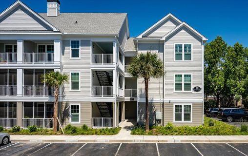 130 River Landing Drive active home in Daniels Landing, Charleston, SC