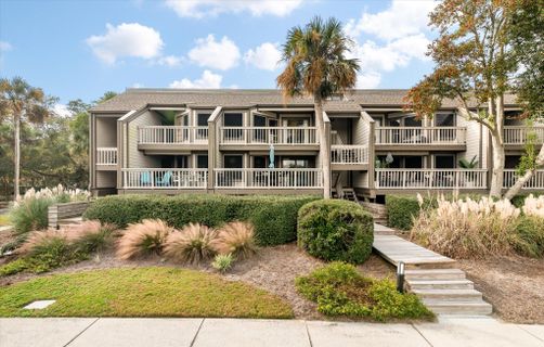 1619 Live Oak Park