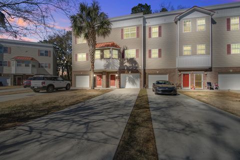 4628 N Palm View Circle