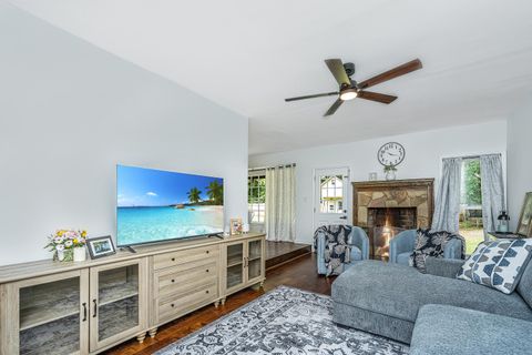 112 Foxfire Court active home in Sangaree, Summerville, SC