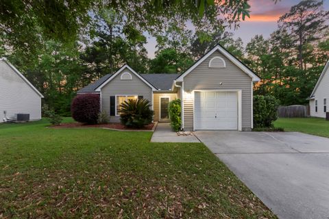 5252 Copley Circle active home in Wescott Plantation, Summerville, SC