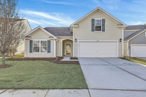 214 Goldfinch Lane pending home in Arbor Walk, Summerville, SC