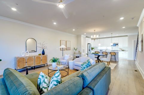 1150 Valdosta Street 201
