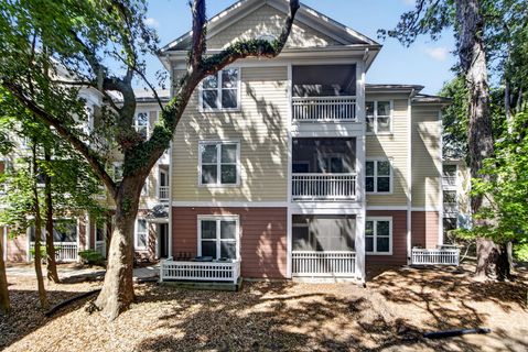 300 Bucksley Lane Unit 302 active home in 254 Seven Farms Drive, Charleston, SC