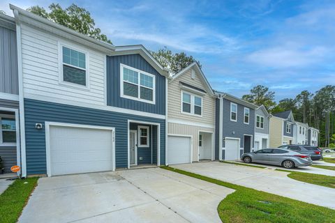 2102 Scarlett Maple Street active home in Dawson Branch, Summerville, SC
