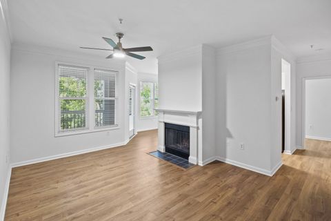 2033 Chatelain Way