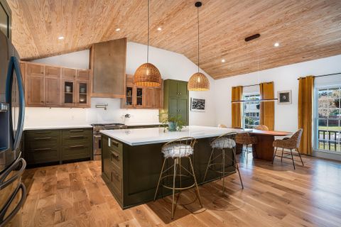 2923 Sugarbush Way