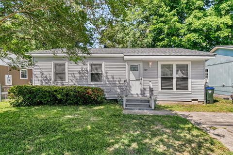 509 E Richardson Avenue active home in Challedon, Summerville, SC