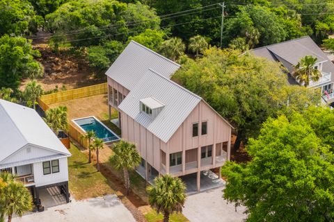3102 Fort Street