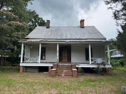 123 N Main Street