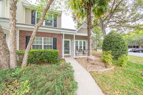 Homes in Oak Bluff, North Charleston