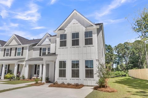 725 Alma Square Drive active home in Abbey Walk, Moncks Corner, SC
