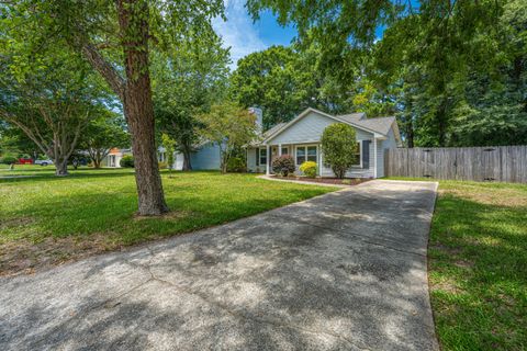1141 Oakcrest Drive