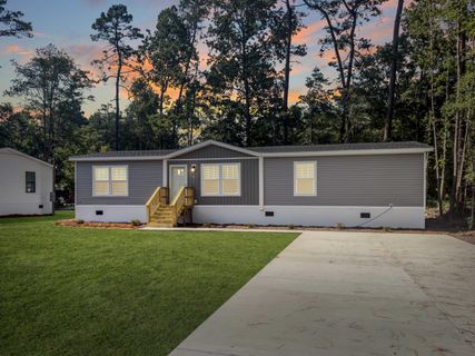 6152 Smith Road