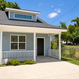 2044 Echo Avenue
