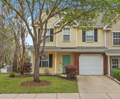8658 Grassy Oak Trail active home in Coosaw Commons, North Charleston, SC