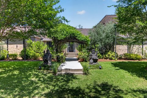 18 Old English Drive active home in Wespanee Plantation, Charleston, SC