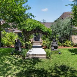 18 Old English Drive