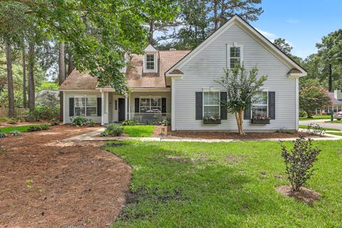 561 Pointe Of Oaks Road