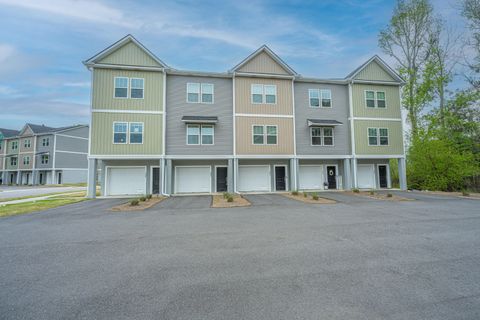 206 Cache Court active home in Bermuda Pointe Towns, Charleston, SC
