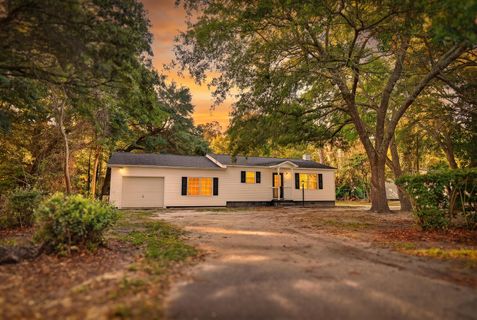 727 Levee Drive