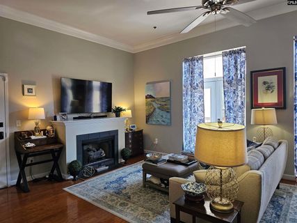 1546 Main Street 201